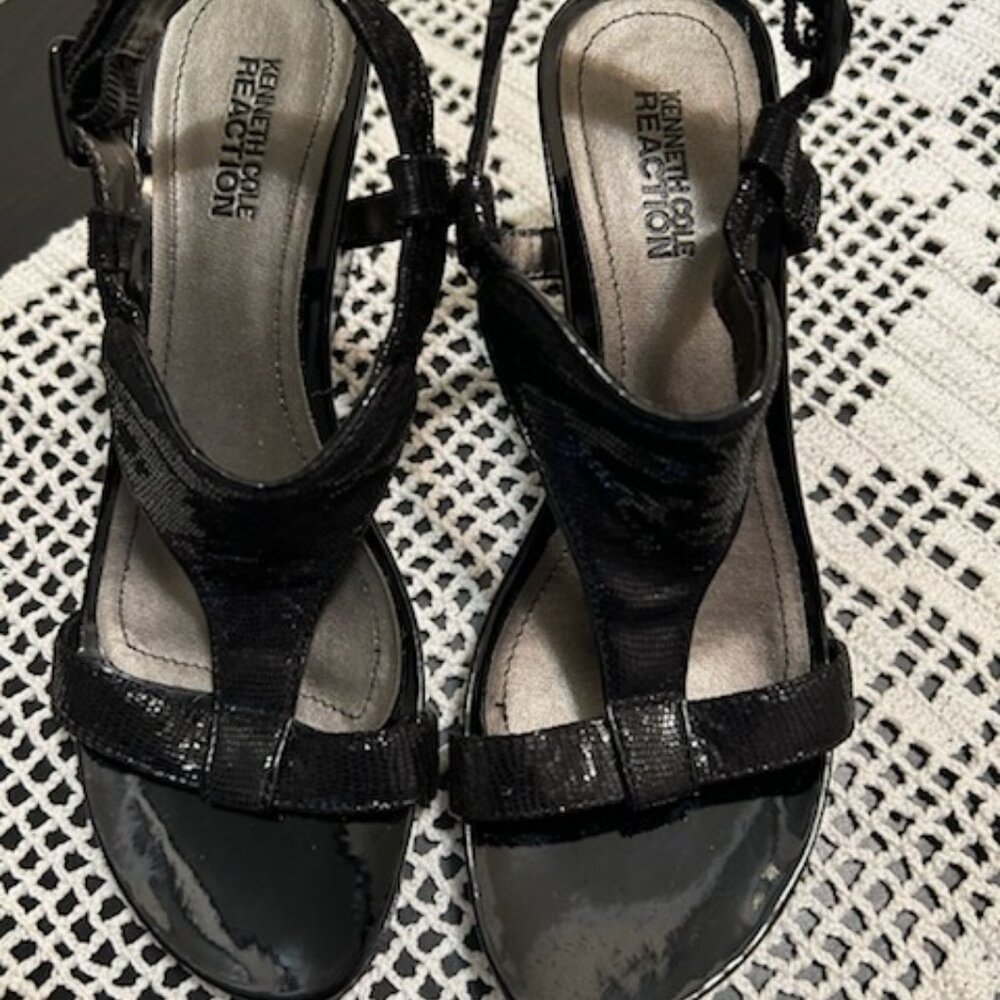Kenneth Cole Reaction women's black patent wedge heel slingback sandals size 7M